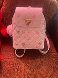 Mochila Rosa con Mariposas y Detalles Dorados – Estilo Elegante